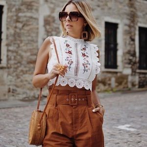 Meet your Posher, Manahil